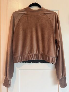 Zella Two-Tone Velour Cropped Pullover - Taupe and Black